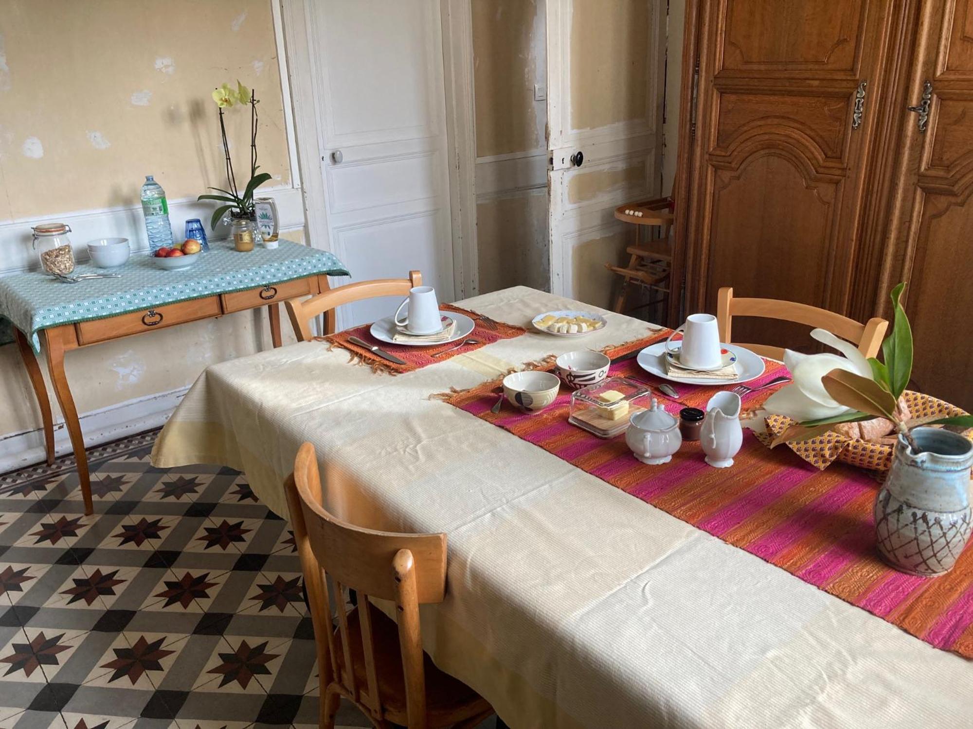 Le Poulailler Bed & Breakfast Loue Exterior photo